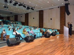 Modern tıpta arı ürünleri anlatıldı