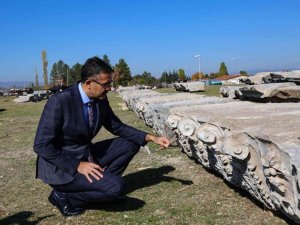 Vali Çelik: “Aizanoi Antik Kenti’nin tüm ihtişamı ve görkemiyle gün yüzüne çıkarıldı”