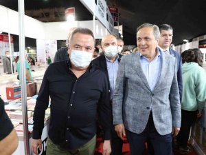 Kitap Fuarı’na öğrenci ilgisi