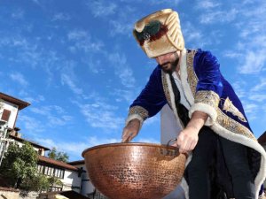 Temsili ’Cinci Hoca’dan macun almak için uğraştılar