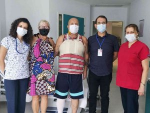 İngiliz hastadan Eğitim Araştırma Hastanesi’ne teşekkür ziyareti