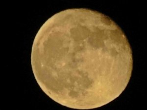 Yüksekova’da dolunay hayran bıraktı