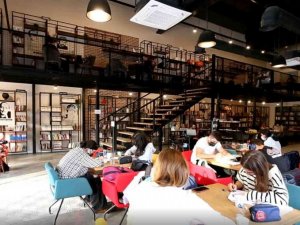 Efelerli gençler ’Kitap Kafe’yi çok sevdi