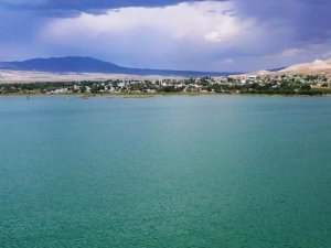 Van’daki depremler sonrası Erçek Gölü’nde gaz çıkışları tespit edildi