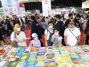 Antalyalı yazarlar 11. Antalya Kitap Fuarı’nda