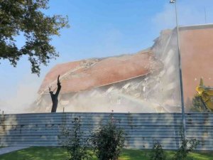 35 yıllık Hükümet Konağı böyle yerle bir oldu