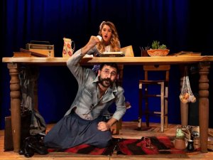 ’Masanın Altında’ izleyici ile buluştu