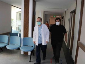 Midesine yerleştirilen balon sayesinde zayıflıyor