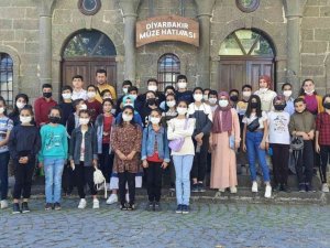 Çocuklar kent tanıtım gezisinde doyasıya eğlendi