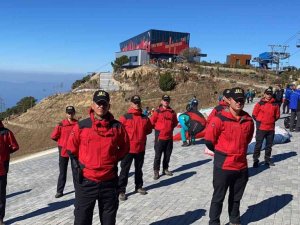 Jandarma hava oyunlarındaki kazalara anında müdahale ediyor