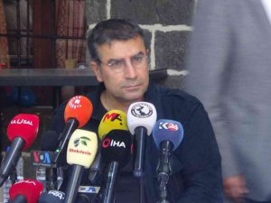 Hafıza Odası sergisini açan Ahmet Güneştekin, Bakan Soylu’ya yanıt verirken, teröristlere övgüler yağdırdı