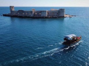 Kızkalesi’nde sonbaharda deniz keyfi