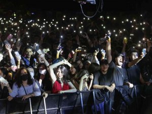 Binlerce İzmirli Buca’da Gripin konserinde buluştu