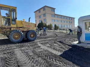 Altıntaş Belediyesi’nden sıcak asfalt çalışması