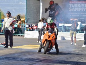 Türkiye Drag Şampiyonları ödüllendirildi