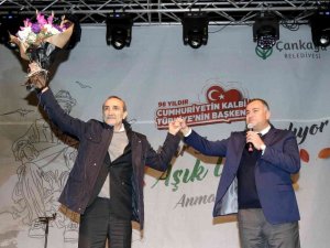 Büyük ozan Aşık Veysel, türkülerle anıldı