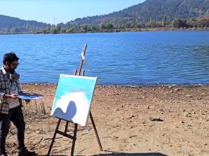 Sanatçılar Gölcük Gölü’nü resmetti, ortaya kartpostallık görüntüler çıktı