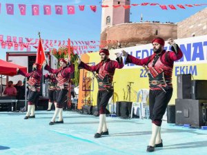 Başkent’in renkleri Ankara Kalesi’nde sanatla buluştu