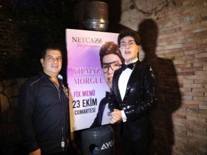 Yılmaz Morgül Kuşadası’nda sahne aldı