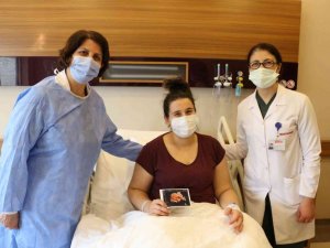 Hamile kadın korona virüsü atlattı