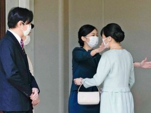 Aşkı kraliyete tercih eden Japonya Prensesi Mako dünya evine girdi