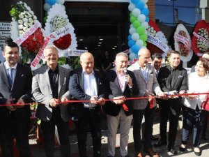 İdealdent çarşı şubesi açılışı Mersin iş dünyasını bir araya getirdi