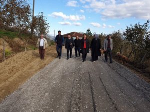 Düzce’de köy yolları beton oluyor