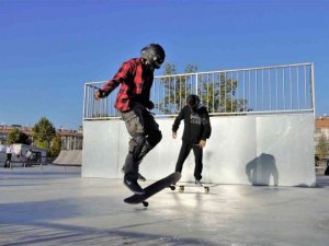 Kaykaycı gençler Keçiören’de buluşuyor