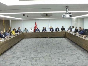 AK Parti İzmir vites artırıyor