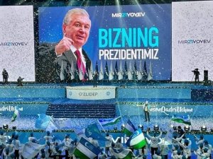 Başkan Kassanov, Cumhurbaşkanı Mirziyoyev’i tebrik etti