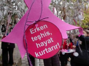 ‘Meme Kanseri Farkındalık Ağacı’ ile erken tanının önemine dikkat çekildi