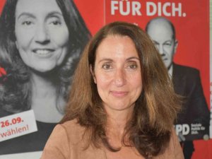 Almanya’da yeni Federal Meclis Başkanvekili Aydan Özoğuz oldu