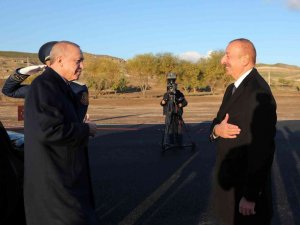 Cumhurbaşkanı Erdoğan, Zengilan’da resmi törenle karşılandı