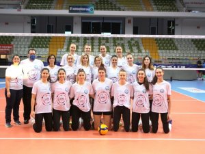 Meme kanserine dikkat çekmek için sahaya çıktılar