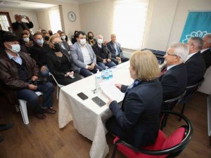 Başkan Turgay Erdem’e teşekkür plaketi