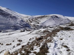 Soğanlı Dağı eteklerinde kardan kapanan köy ve yayla yolları yeniden ulaşıma açıldı