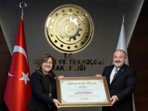 Bakan Varank’a fahri hemşehrilik beratı