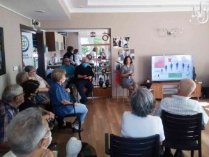 100 yaş evinde sağlıklı yaş alma eğitimleri başladı