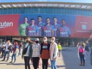 Gediz Altınkent Ortaokulu’nun öğretmen ve öğrencileri İspanya’dan döndü