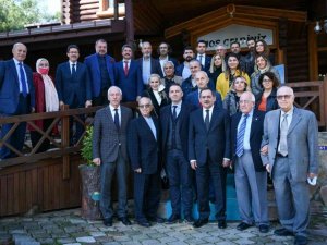 Demir: “Samsun’u daha iyi yerlere nasıl taşırız gayreti içindeyiz”