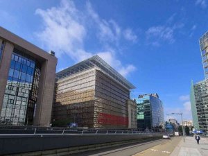 AB ve İran arasındaki nükleer anlaşma görüşmeleri Brüksel’de başladı