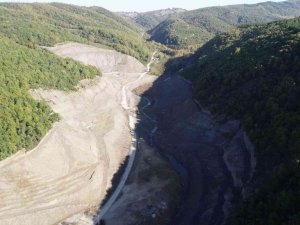 Karamürsel İhsaniye Barajı’nda temizlik çalışmaları tamamlandı
