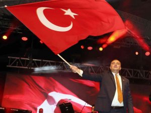 Taşdelen: “Cumhuriyet sensin Cumhuriyet senin”