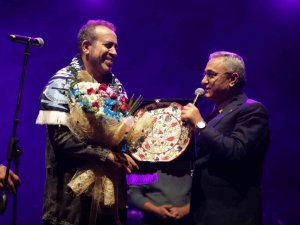 Kütahya’da Haluk Levent rüzgarı