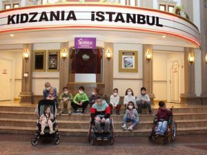 Serebral palsi hastası çocuklar, ebeveynleriyle birlikte çocuklar ülkesinde ağırlandı