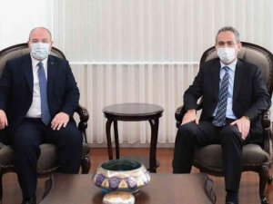 Bakan Özer, Sanayi ve Teknoloji Bakanı Varank ile bir araya geldi