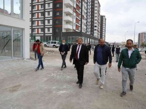 Melikgazi’de kentsel dönüşüm alanında çevre düzeni çalışması devam ediyor