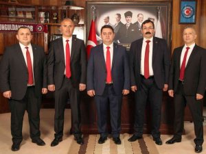 GMİS yönetim ve Rektör Çufalı, Cumhuriyetin 98. yılını kutladı