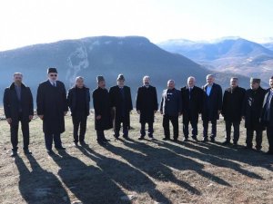 Diyanet İşleri Başkan Erbaş, Azerbaycan’ın işgalden kurtarılan topraklarında şehitler için dua etti