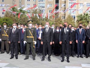 Ataşehir’de 29 Ekim Cumhuriyet Bayramı resmi törenlerle devam ediyor